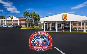 Super 8 By Wyndham Lake City